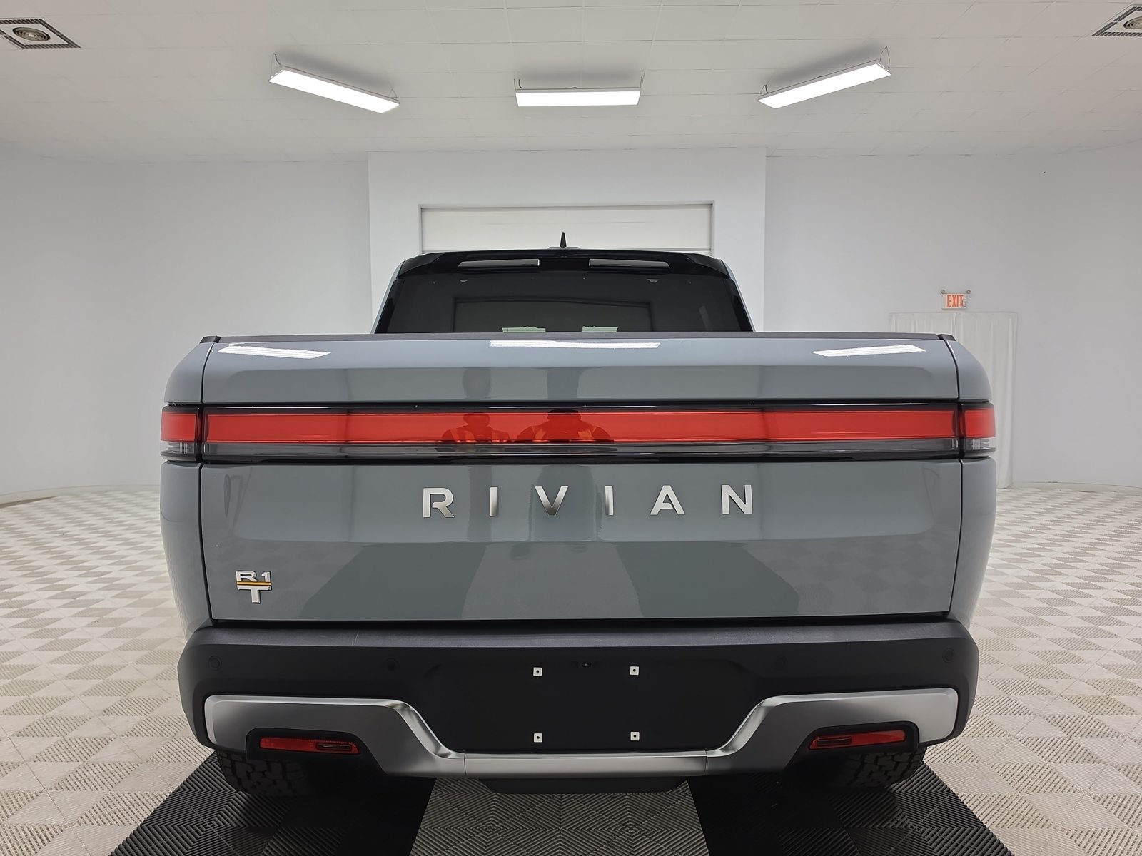 Used 2022 Rivian R1T Launch Edition AWD/4WD image 4