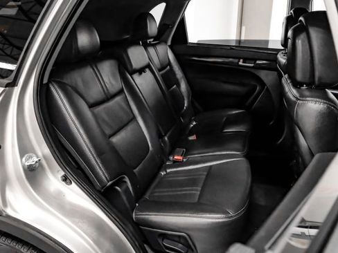 Used 2015 Kia Sorento EX image 41