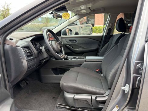 Used 2023 Nissan Rogue S FWD image 4