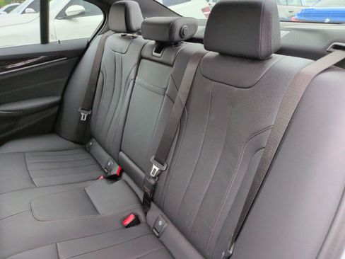Certified 2023 BMW 530e w/ Premium Package RWD image 34