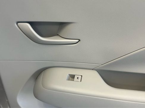 Used 2026 Hyundai Kona SE image 21