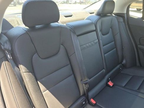 Used 2022 Volvo S60 B5 Momentum w/ Premium Package image 24