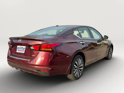 Used 2023 Nissan Altima 2.5 SV AWD/4WD image 7