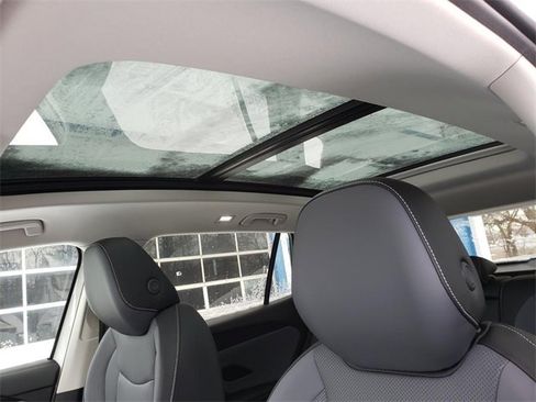 New 2026 Volkswagen Tiguan SE image 7