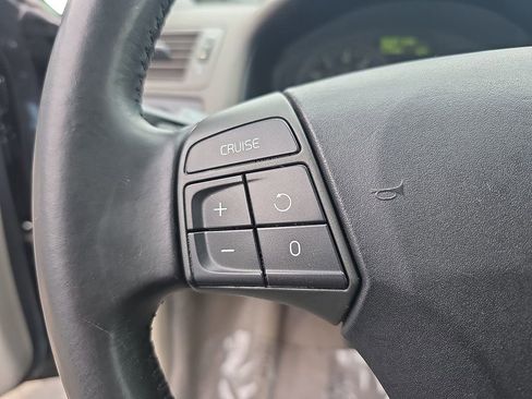 Used 2009 Volvo V50 2.4i image 25