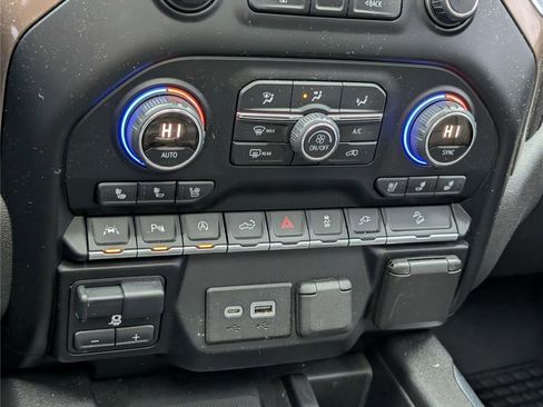 Used 2019 Chevrolet Silverado 1500 High Country w/ Technology Package image 28