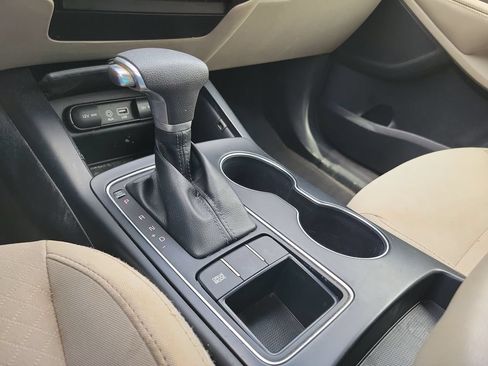 Used 2019 Kia Sorento FWD image 17