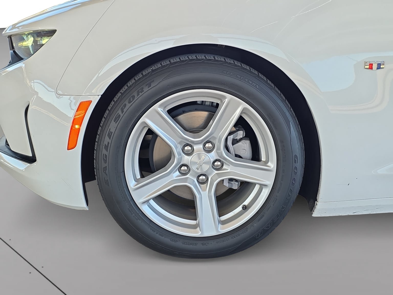 Used 2023 Chevrolet Camaro LT RWD image 5