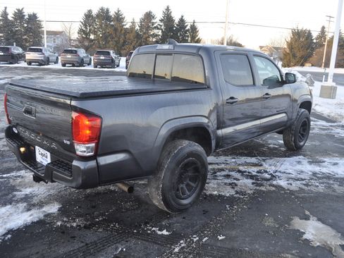Used 2022 Toyota Tacoma SR image 7
