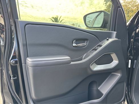 New 2026 Nissan Frontier SV w/ Tow Package image 15