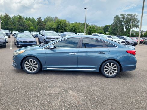 Used 2017 Hyundai Sonata Limited w/ Tech Package 03 FWD image 2