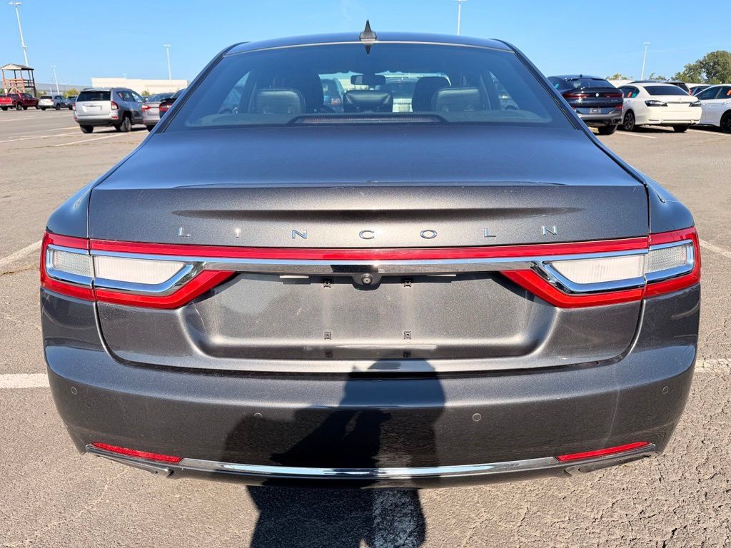 Used 2018 Lincoln Continental Premiere AWD/4WD image 7