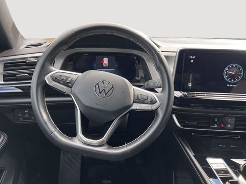 Used 2024 Volkswagen Atlas Cross Sport SE image 14