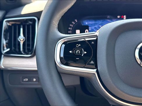 New 2026 Volvo XC90 T8 Ultra w/ Protection Package AWD/4WD image 17