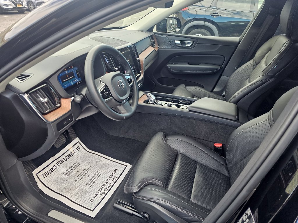 Certified 2024 Volvo XC60 T8 Ultimate AWD/4WD image 17