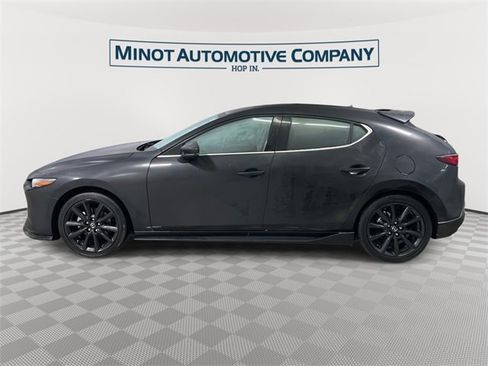 Used 2021 MAZDA MAZDA3 Hatchback w/Premium Plus Pkg image 5