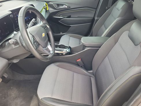 Used 2024 Chevrolet Trax LT w/ Driver Confidence Package image 11