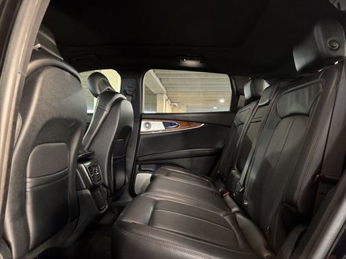 Used 2019 Lincoln Nautilus Reserve w/ Ultimate Package FWD image 11