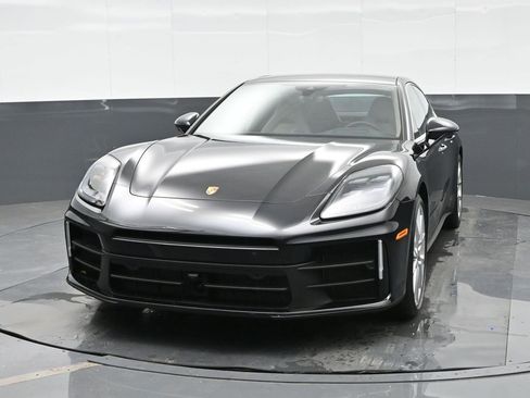 Used 2025 Porsche Panamera RWD image 12