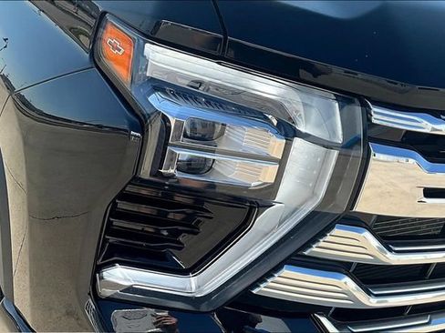 Used 2024 Chevrolet Silverado 2500 High Country w/ High Country Premium Package AWD/4WD image 33