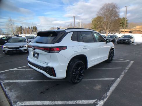 Used 2025 Volkswagen Tiguan SE R-Line image 14