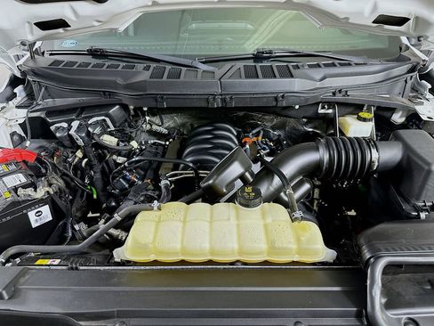 Used 2022 Ford F150 XLT w/ Equipment Group 302A High image 9