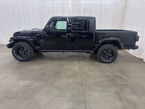 Used 2025 Jeep Gladiator Willys image 27