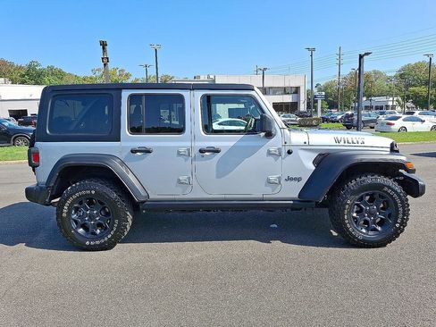 Used 2023 Jeep Wrangler Unlimited w/ Cold Weather Group image 7