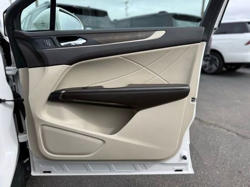 Used 2019 Lincoln MKC Reserve w/ MKC Climate Package AWD/4WD image 18