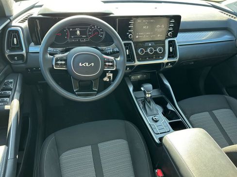 Used 2023 Kia Sorento LX image 22