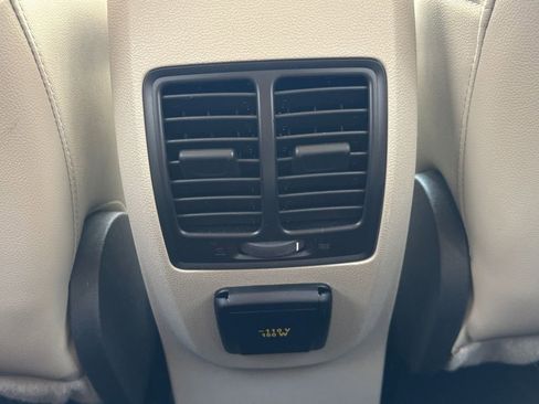 Used 2017 Ford Escape Titanium FWD image 5