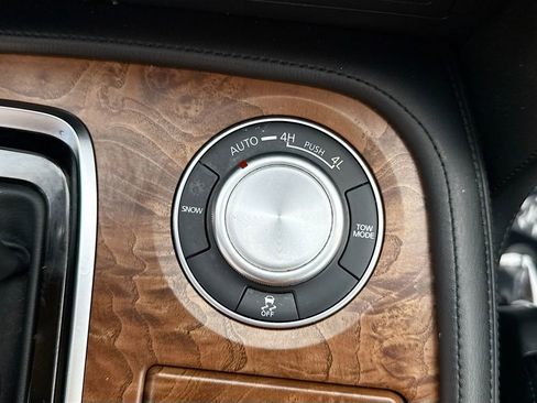 Used 2024 Nissan Armada SL AWD/4WD image 31