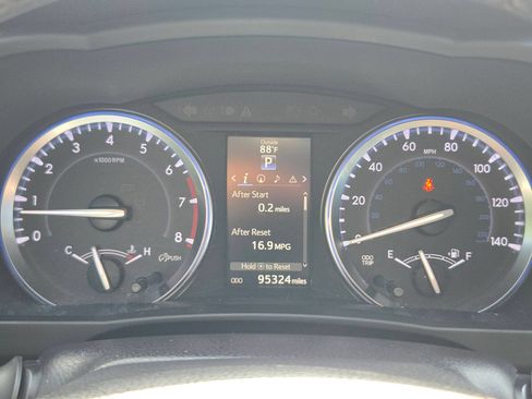 Used 2016 Toyota Highlander XLE FWD image 23