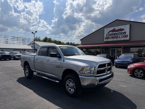 Used 2014 RAM 2500 SLT AWD/4WD image 2