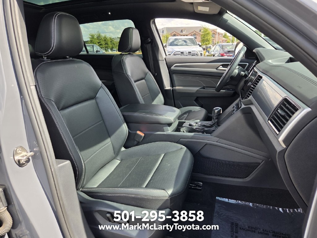 Used 2023 Volkswagen Atlas Cross Sport SEL R-Line AWD/4WD image 15