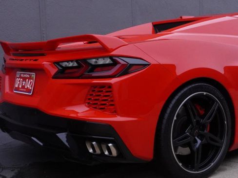 Used 2021 Chevrolet Corvette Stingray Preferred Conv w/ Z51 Performance Package RWD image 24