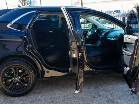 Used 2020 Ford Edge SEL w/ Convenience Package image 17