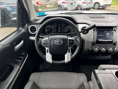 Used 2018 Toyota Tundra SR5 AWD/4WD image 15