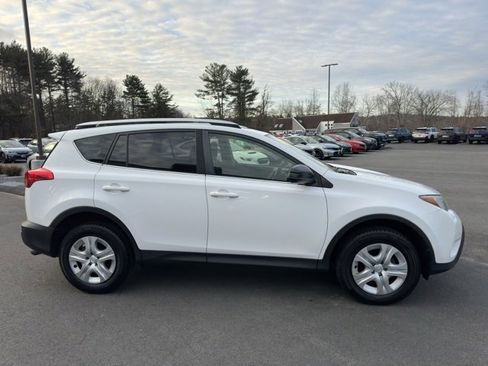 Used 2015 Toyota RAV4 LE image 4