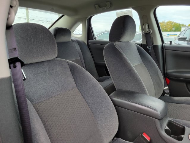 Used 2009 Chevrolet Impala LT FWD image 24