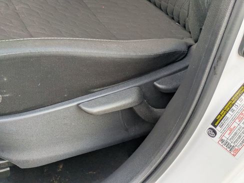 Used 2023 Nissan Kicks SV image 16