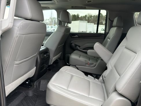 Used 2017 Chevrolet Suburban LT image 32