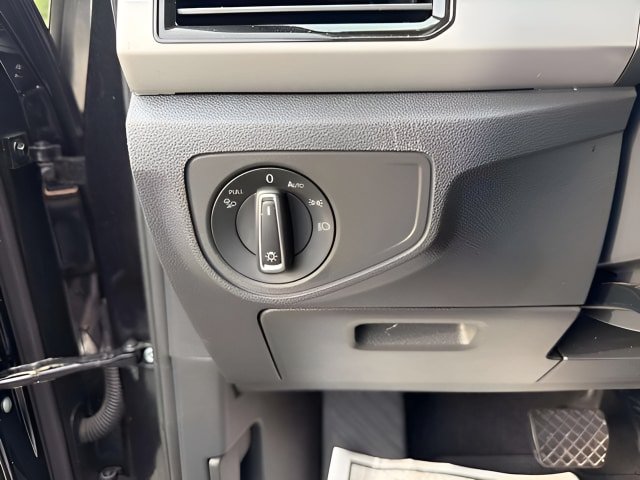 Certified 2022 Volkswagen Atlas Cross Sport SE AWD/4WD image 8