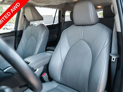 Used 2022 Toyota Highlander Limited AWD/4WD image 26
