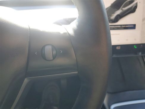 Used 2021 Tesla Model Y Long Range image 27