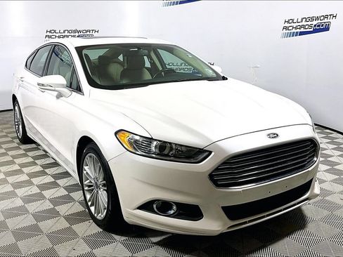 Used 2016 Ford Fusion SE w/ Equipment Group 202A FWD image 3