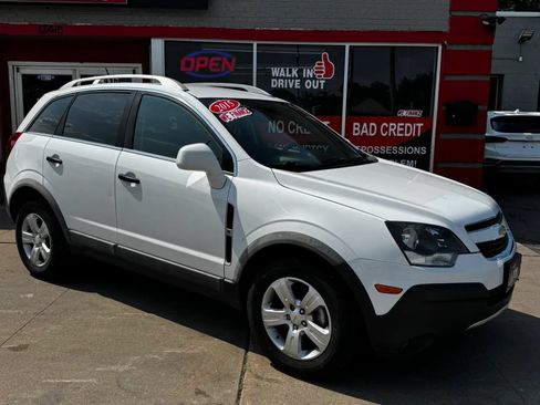 Used 2015 Chevrolet Captiva Sport LS FWD image 2