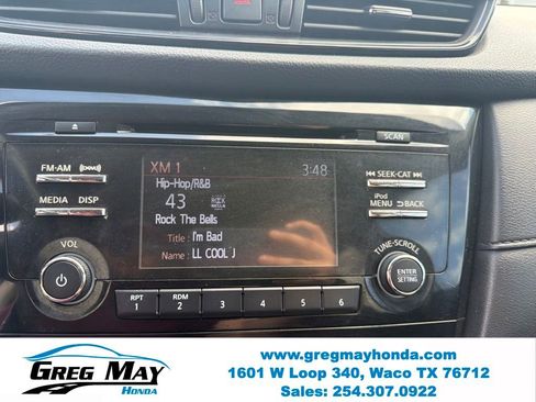 Used 2017 Nissan Rogue SV w/ SV Family Package FWD image 16