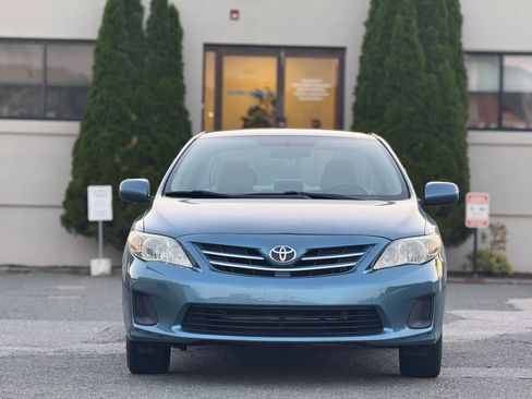 Used 2013 Toyota Corolla LE FWD image 2
