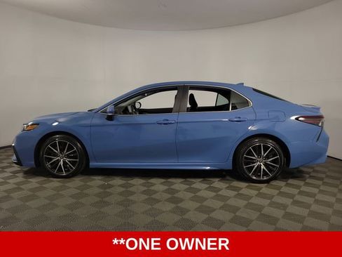 Used 2023 Toyota Camry SE FWD image 5